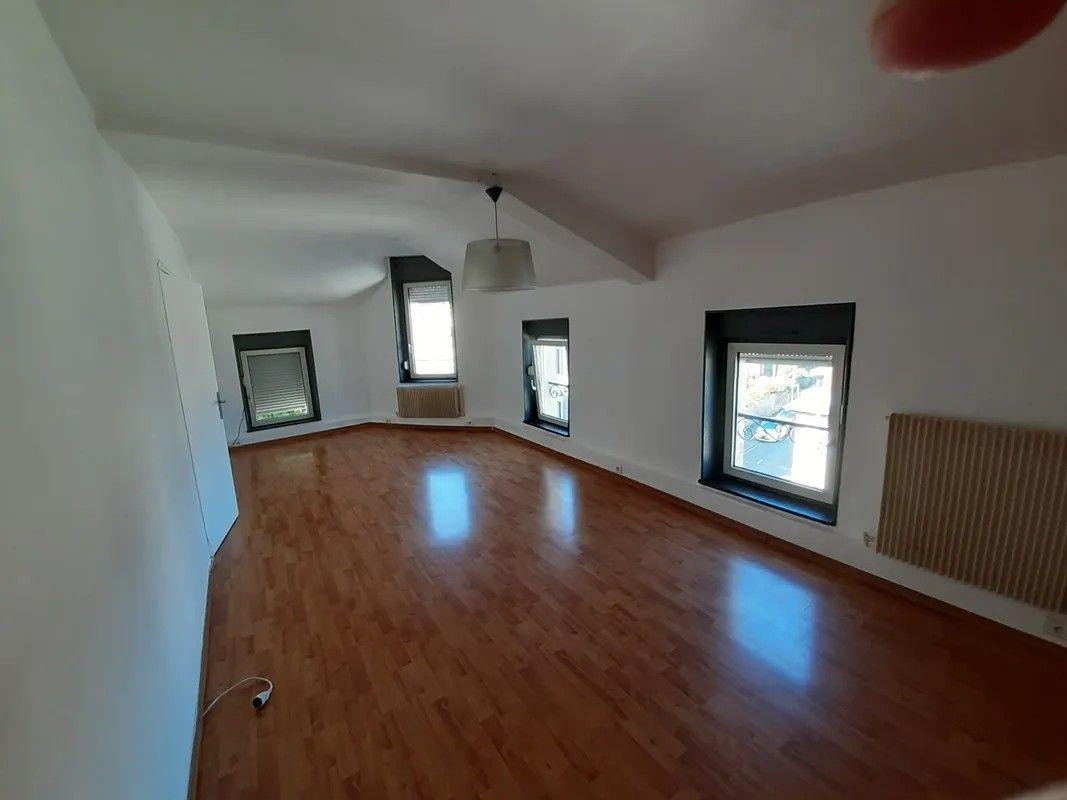 
                                                Location
                                                 Beau F3 de 69m² très lumineux