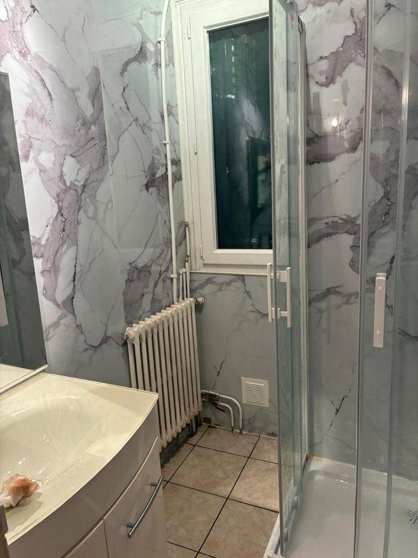 
                                                Location
                                                 Beau F3/F4 70m² pas loin de la gare