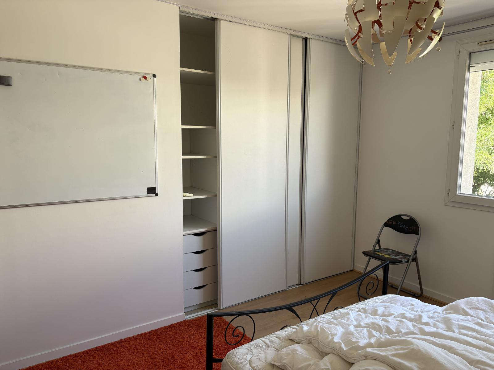 
                                                Location
                                                 Beau F3 meublé avec grande terrasse plein sud