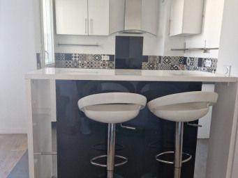 
                                                Location
                                                 Beau F3 non meublé 61m²