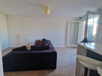 
                                                Location
                                                 Beau F3 non meublé 61m²