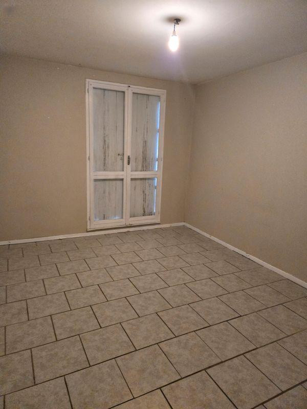 
                                                Location
                                                 Beau F4 82m2 avec loggia