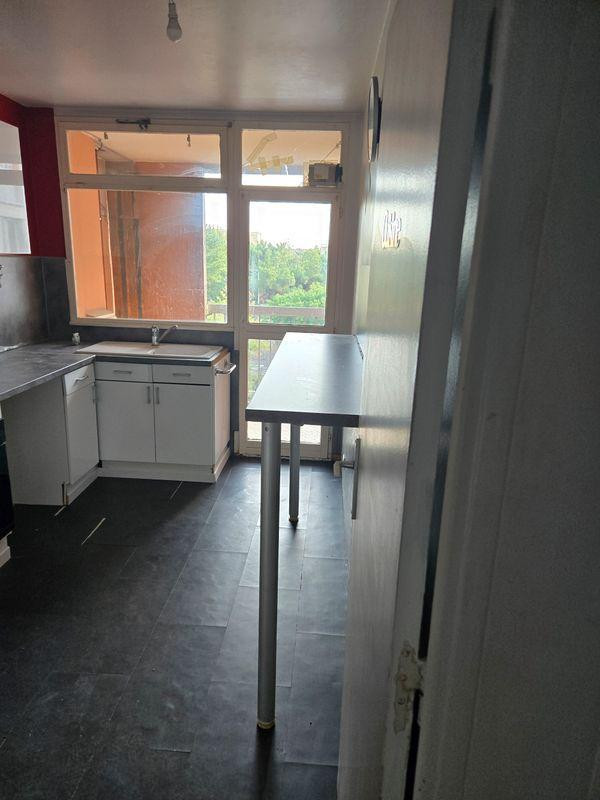
                                                Location
                                                 Beau F4 82m2 avec loggia