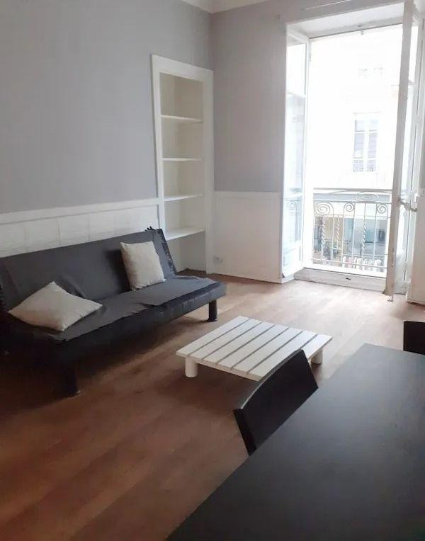 
                                                Location
                                                 Beau F4 meublé 80m² hyper centre de Grenoble