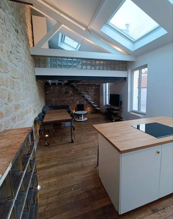 
                                                Location
                                                 Beau loft meublé atypique 38m² refait à neuf