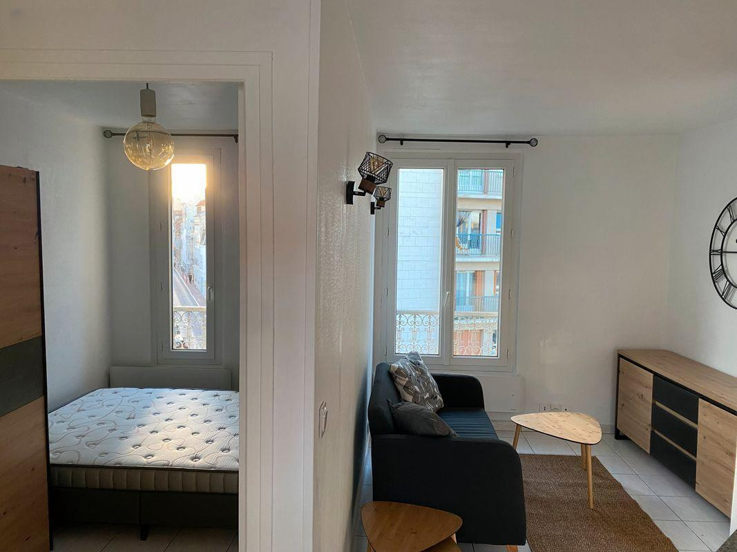 
                                                Location
                                                 Beau meublé 2 pièces de 29m² refait à neuf