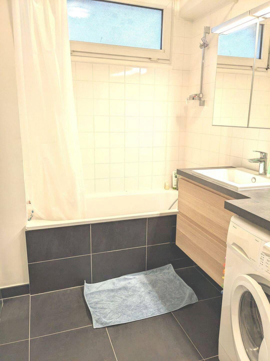 
                                                Location
                                                 BEAU MEUBLE 3 PIECES, 61m²  CAVE ET PARKING