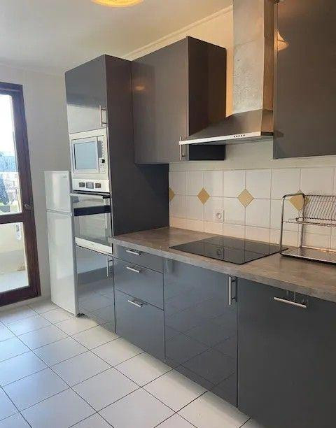 
                                                Location
                                                 Beau meublé T2 55m² très lumineux refait à neuf