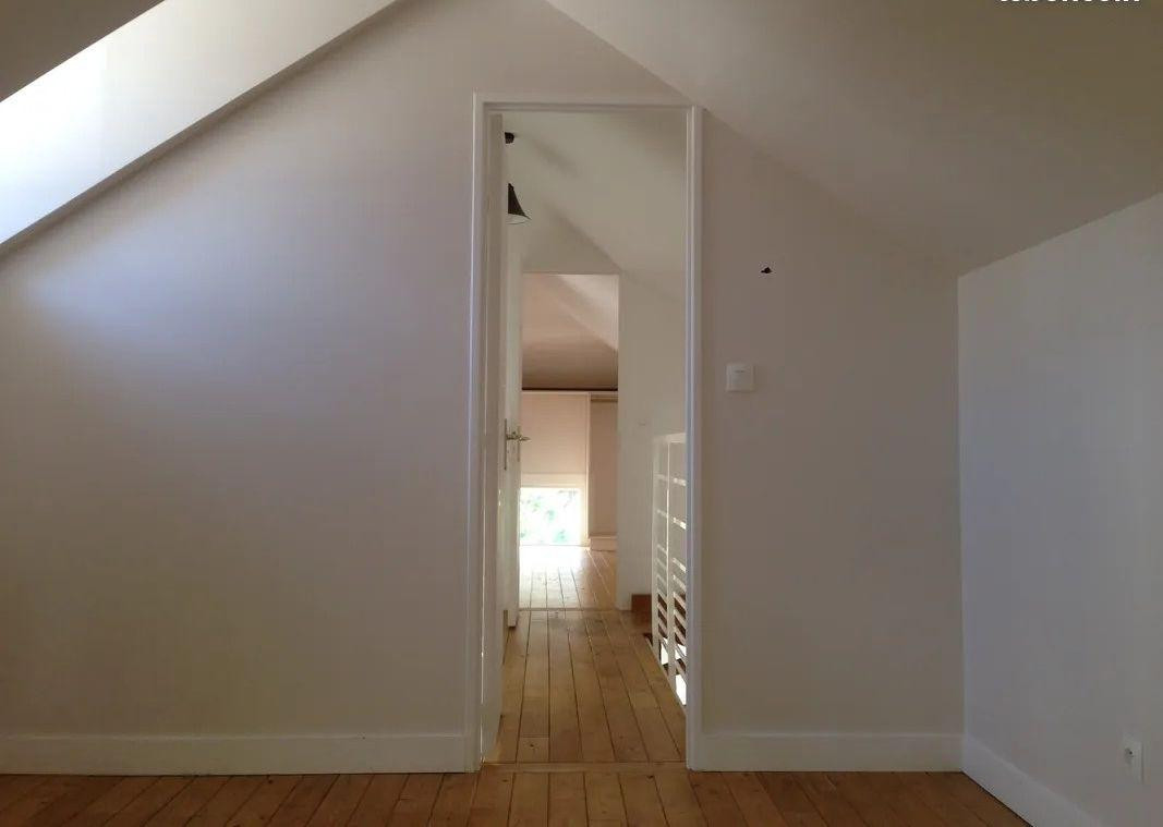 
                                                Location
                                                 Beau pavillon classé 50m² avec terrasse