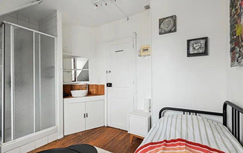 
                                                Location
                                                 Beau studio 10m² meublé Porte Dauphine