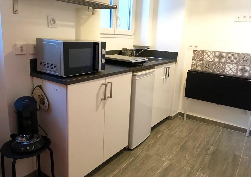 
                                                Location
                                                 Beau studio 14m² quartier Castellane-Antiquaires