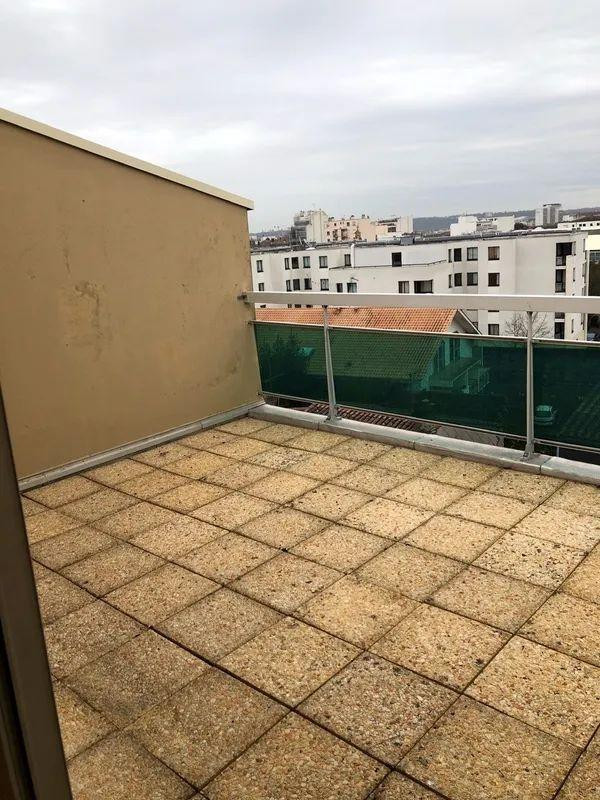 
                                                Location
                                                 Beau studio 15m² avec terrasse proche Victoire