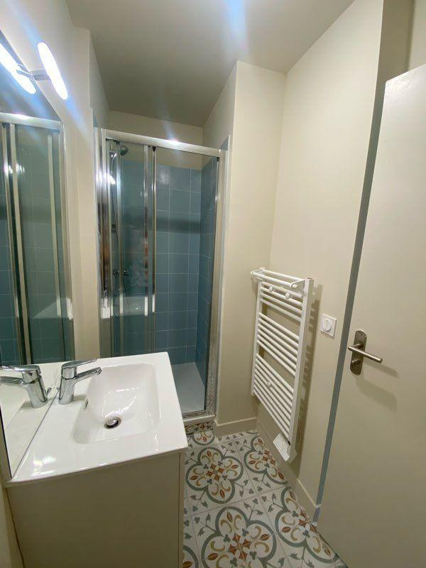 
                                                Location
                                                 Beau studio 16m² entièrement rénové