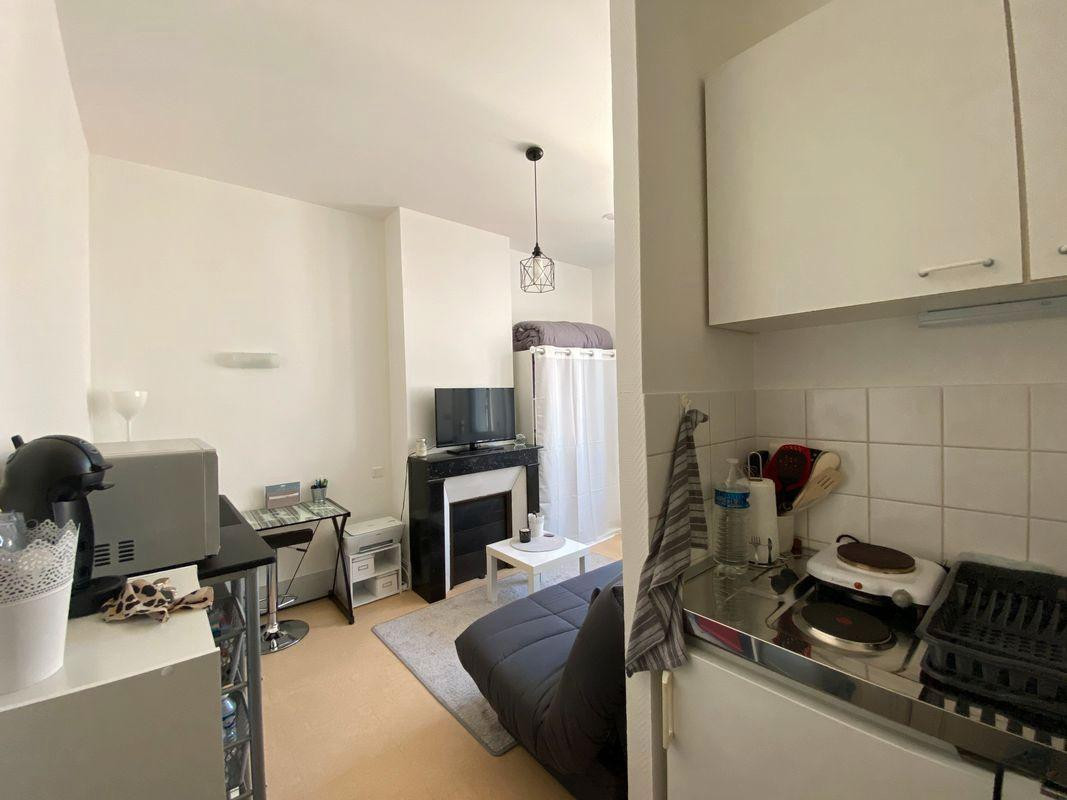 
                                                Location
                                                 Beau studio 17m² en parfait état