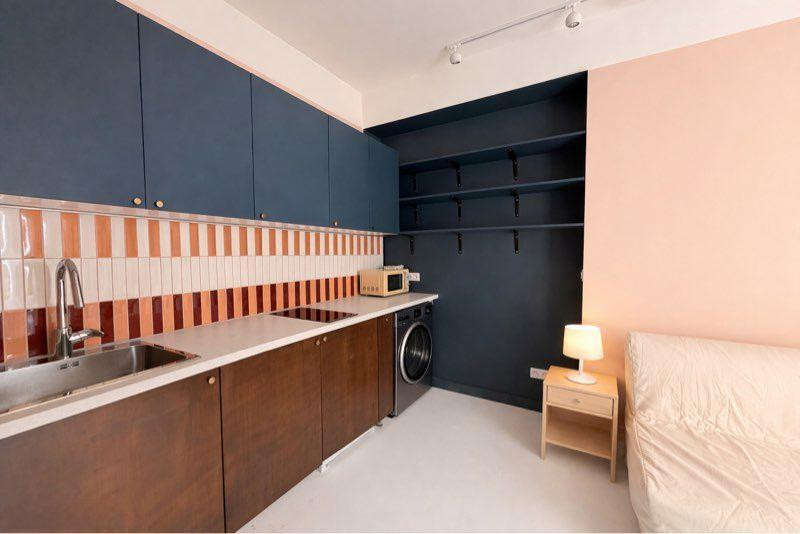 
                                                Location
                                                 Beau studio 17m² meublé de charme Croix-Rousse