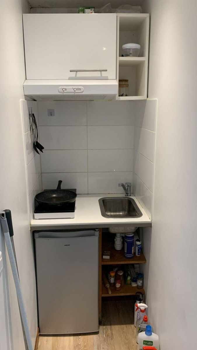 
                                                Location
                                                 Beau studio 17m² refait à neuf