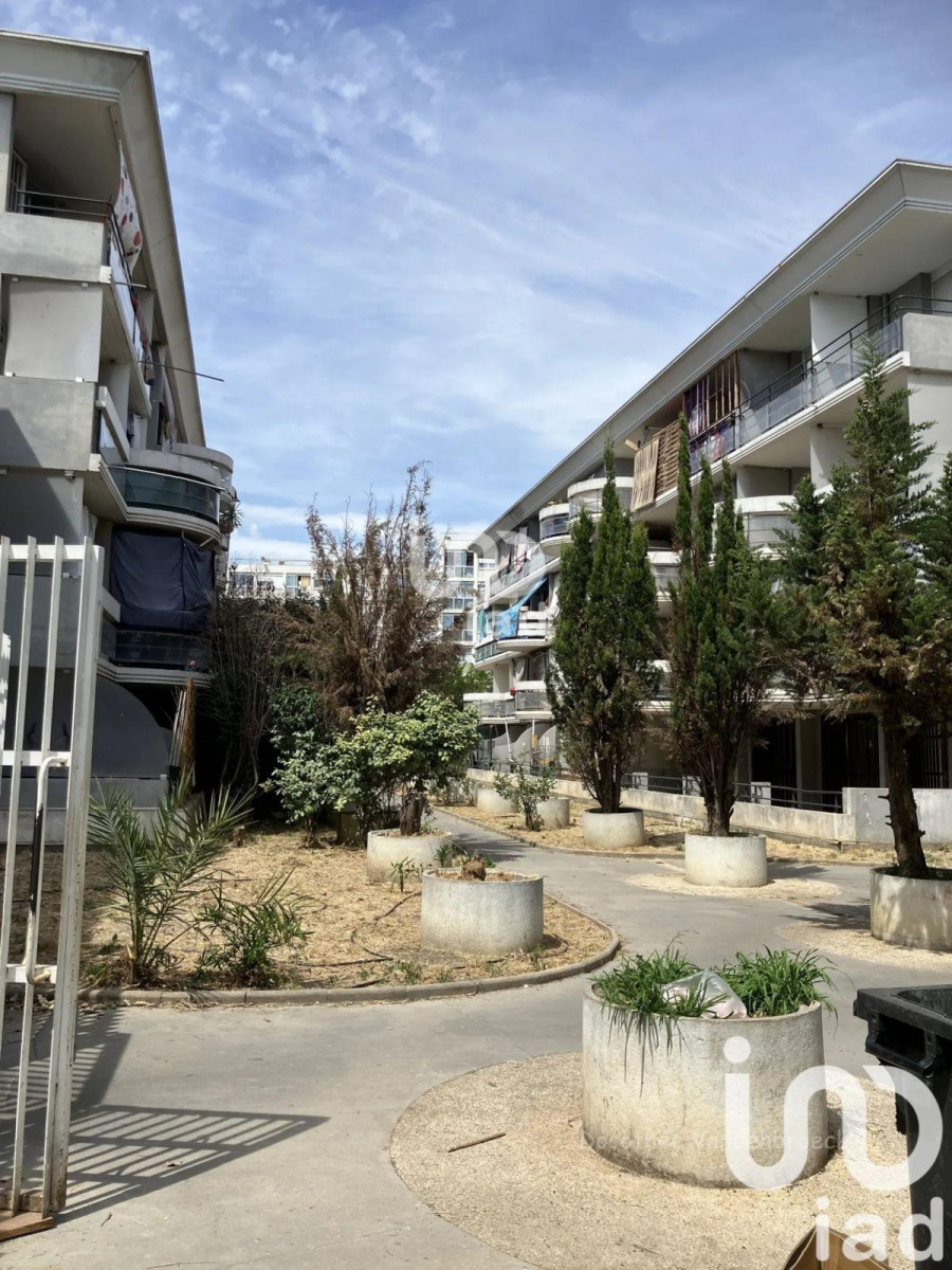 
                                                Location
                                                 Beau studio 18m² avec terrasse et parking