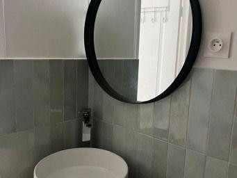 
                                                Location
                                                 Beau studio 18m² entièrement rénové et meublé