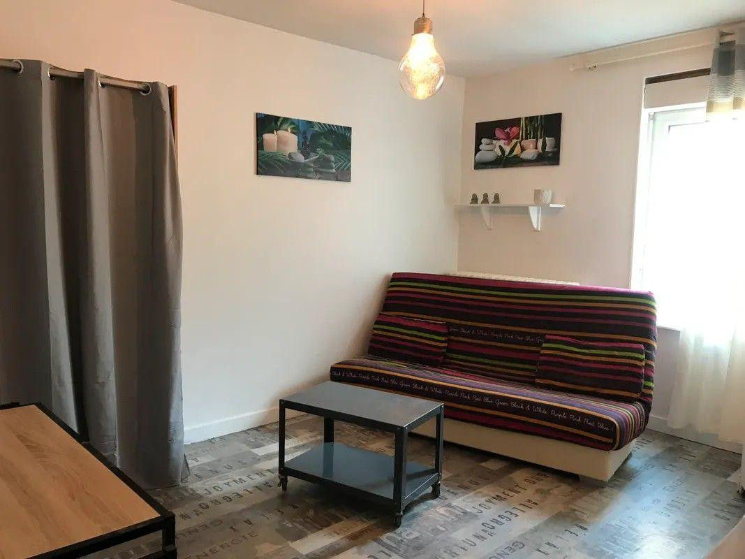 
                                                Location
                                                 Beau studio 18m² rénové et meublé rés étudiante