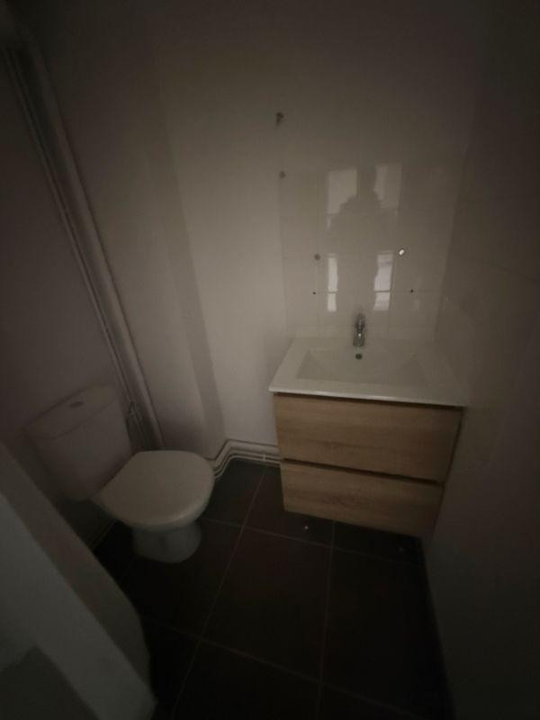 
                                                Location
                                                 Beau studio 18m2 ensoleillé entièrement rénové