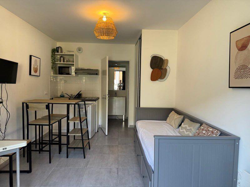 
                                                Location
                                                 Beau studio 19m² dans résidence étudiante