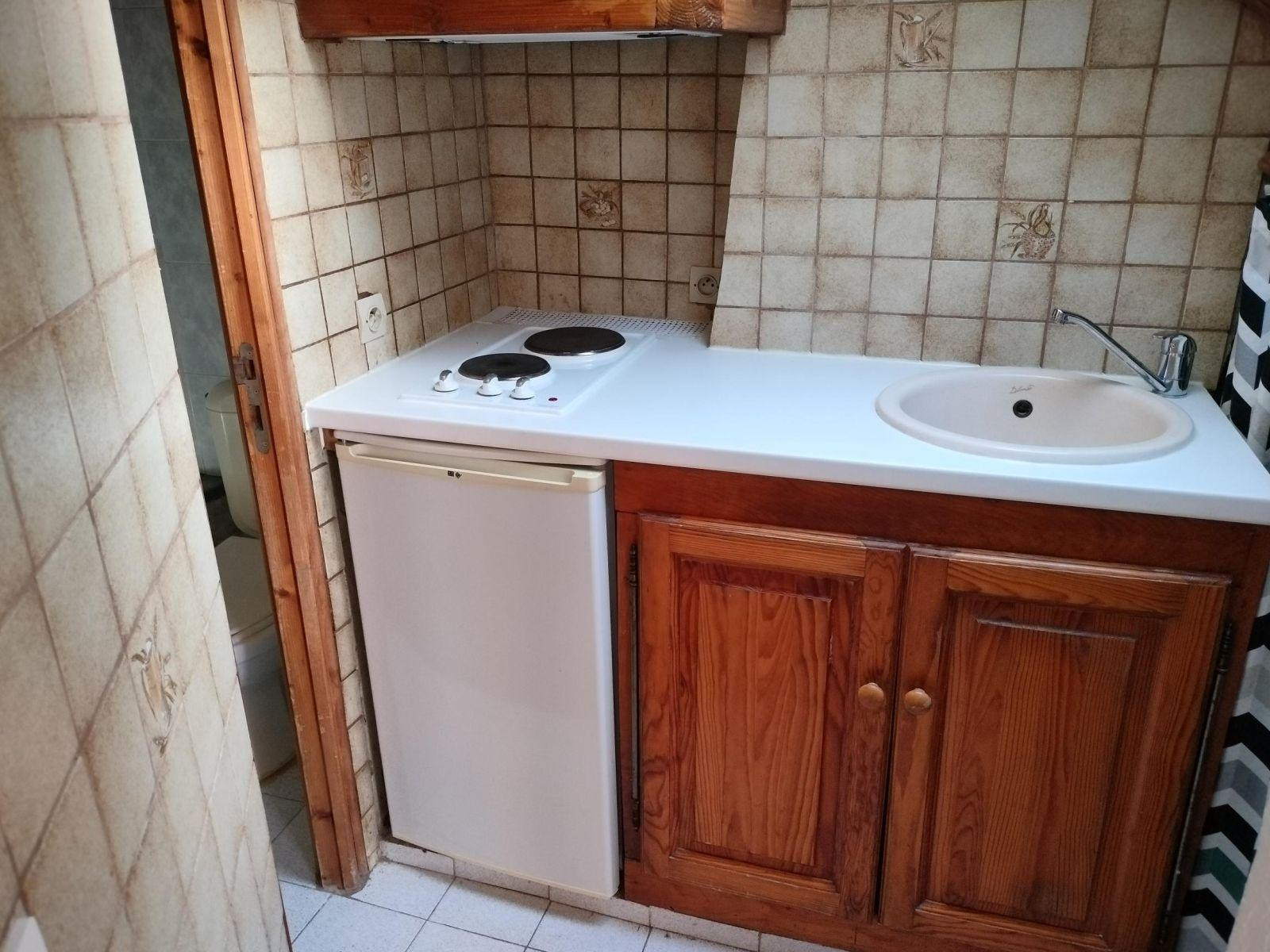 
                                                Location
                                                 Beau studio 19m² meublé et rénové