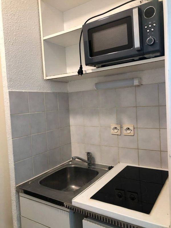 
                                                Location
                                                 Beau studio 19m² rénové + place de parking