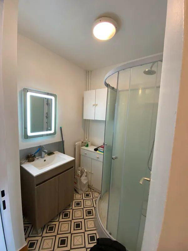 
                                                Location
                                                 Beau studio 19m² Théâtre des Arts rive droite