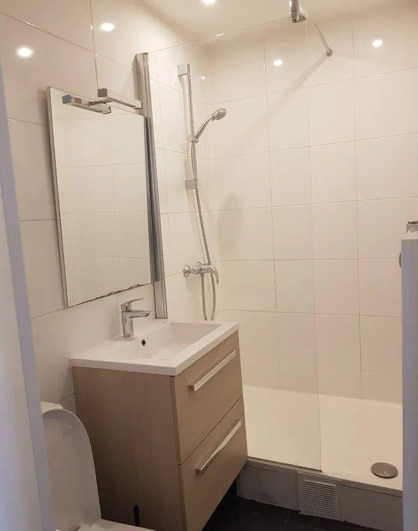 
                                                Location
                                                 Beau studio 19m² très lumineux et très calme
