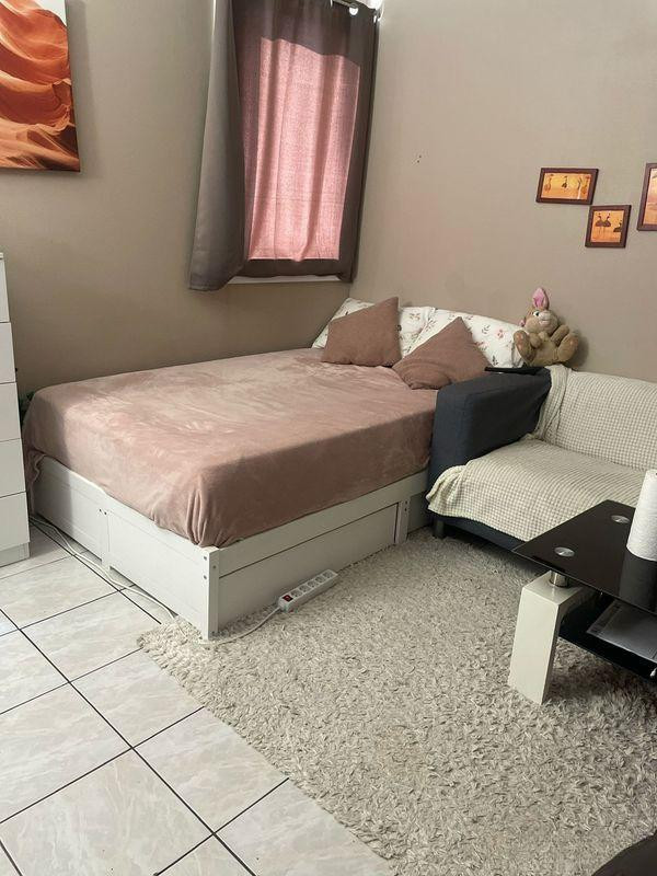 
                                                Location
                                                 Beau studio, 2 mn à pied gare de Pontoise