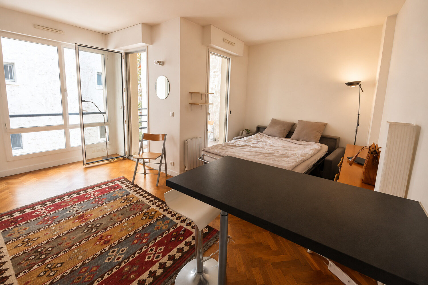 
                                                Vente
                                                 BEAU STUDIO/2 PIECES