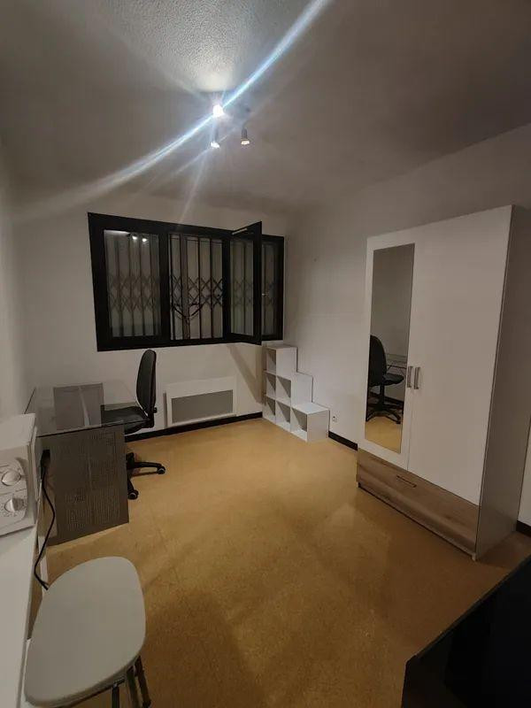 
                                                Location
                                                 Beau studio 20m² dans quartier résidentiel calme