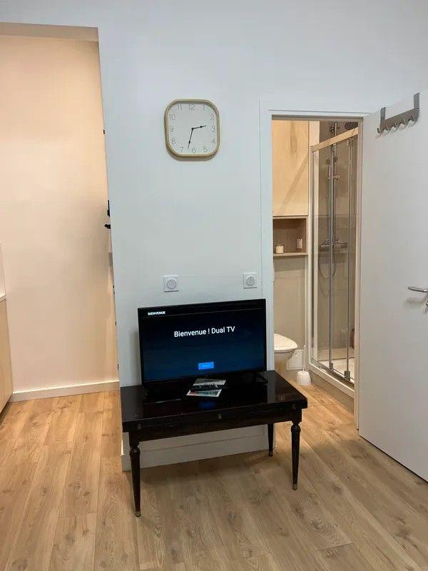 
                                                Location
                                                 Beau studio 20m² meublé rénové à neuf