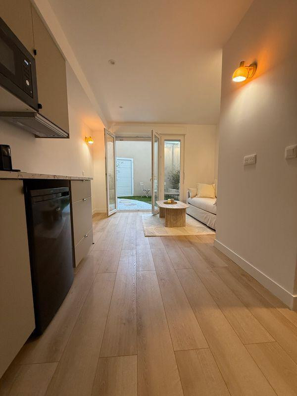 
                                                Location
                                                 Beau studio 20m² neuf avec jardin Av du Pigonnet