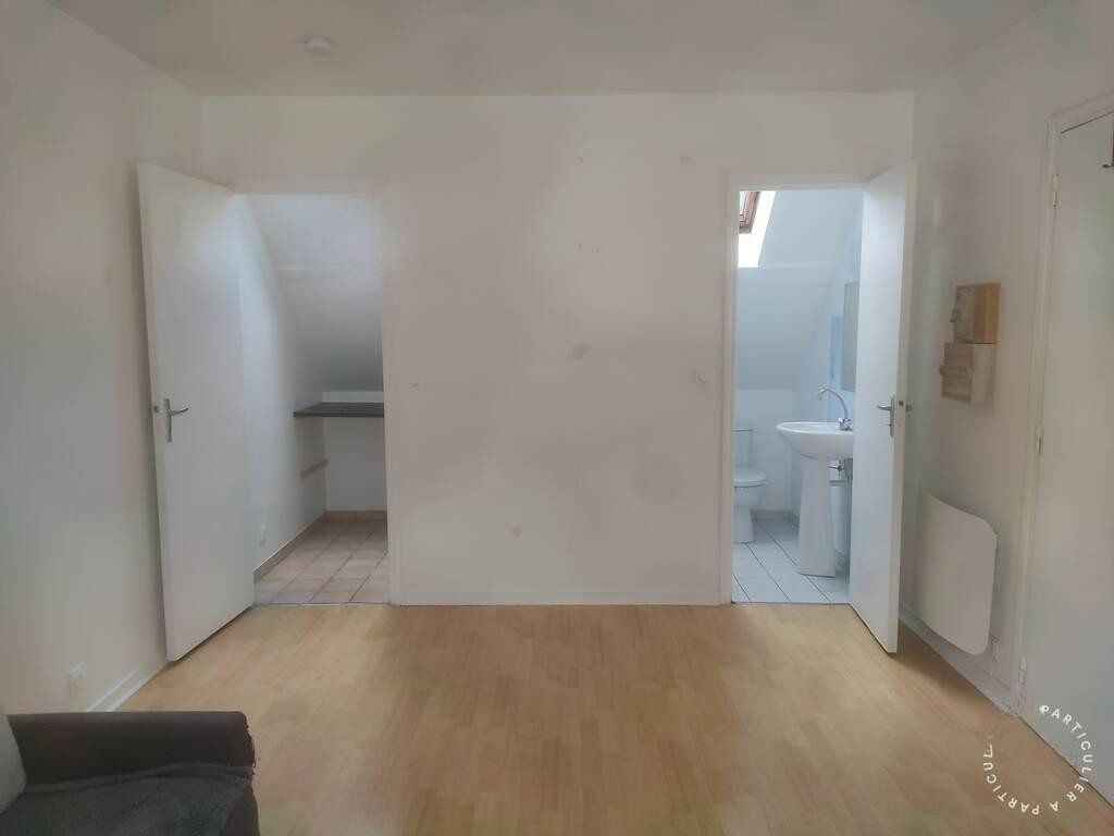 
                                                Location
                                                 Beau studio 20m² partiellement meublé