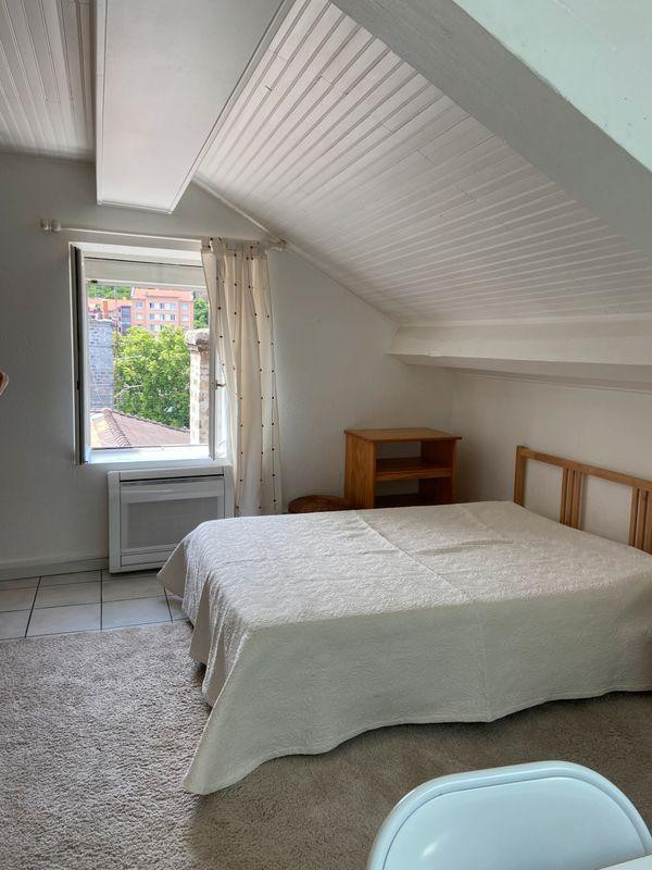 
                                                Location
                                                 Beau studio  20m² vue sur Fourvière