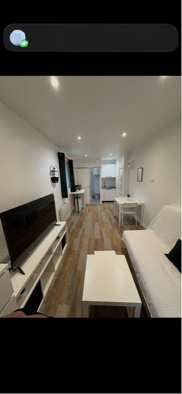 
                                                Location
                                                 Beau studio 20m2 meublé à 13 min métro ligne 11