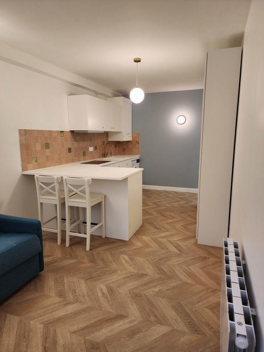 
                                                Location
                                                 Beau studio 21 m2 refait à neuf à Aubervilliers