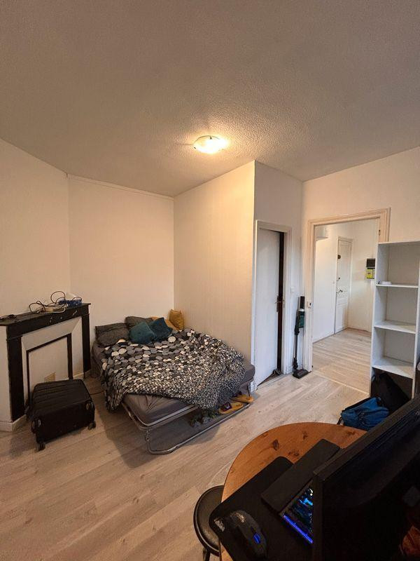 
                                                Location
                                                 Beau studio 21m²