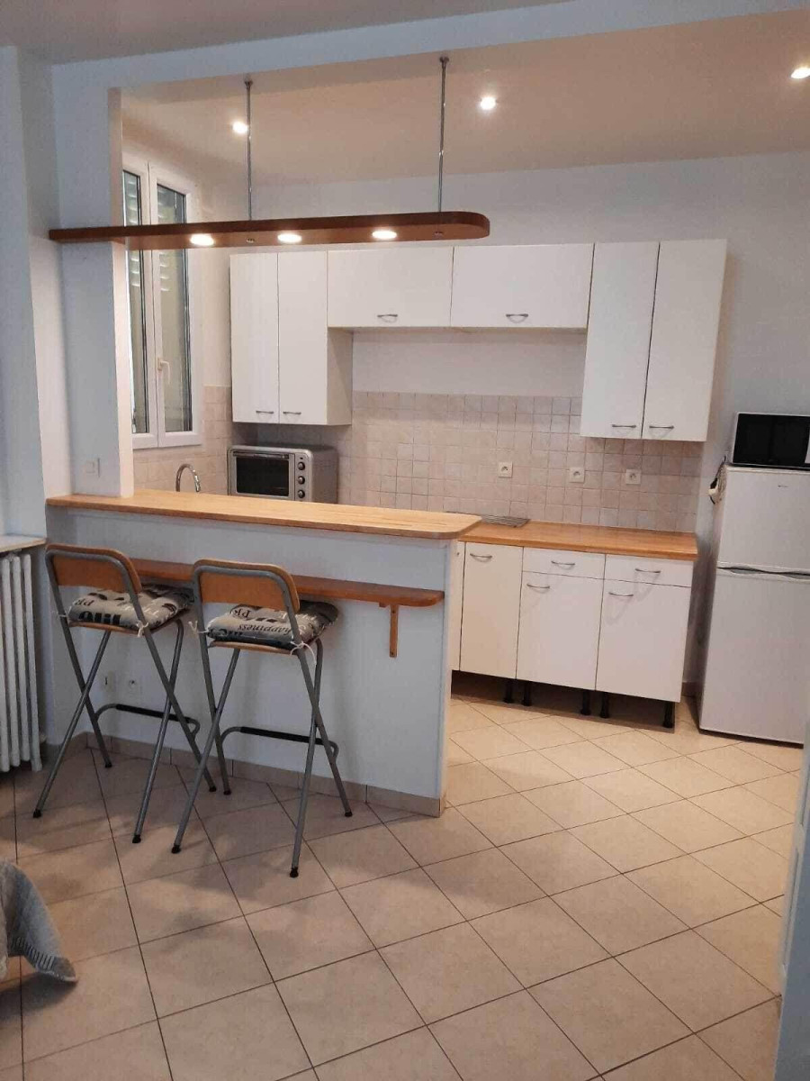 
                                                Location
                                                 Beau studio 22m² meublé
