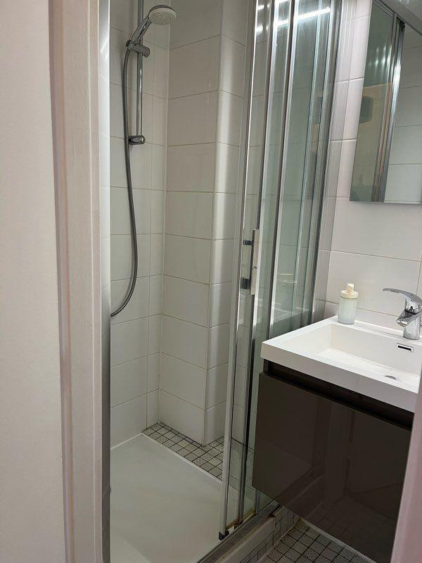 
                                                Location
                                                 Beau studio 24m²