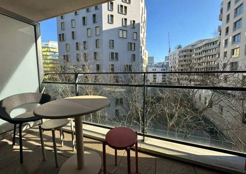 
                                                Location
                                                 Beau studio 24m² avec balcon