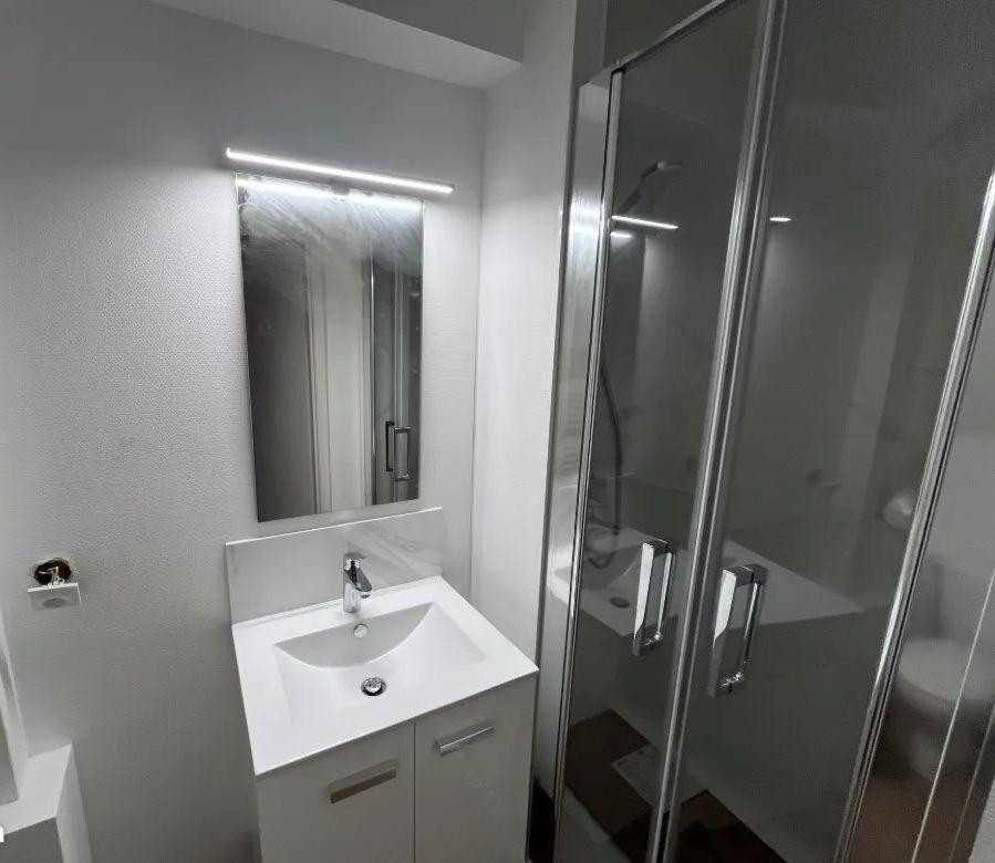 
                                                Location
                                                 Beau studio 24m² idéalement situé