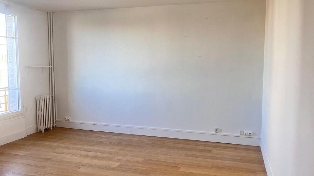 
                                                Location
                                                 Beau studio 24m² rénové et lumineux
