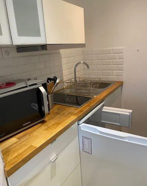 
                                                Location
                                                 Beau studio 24m2 meublé à Lyon 7 (Gerland)