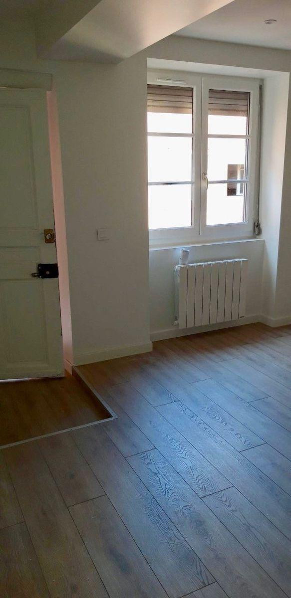 
                                                Location
                                                 Beau studio 24m2 tout équipé Saint Vincent à Lyon