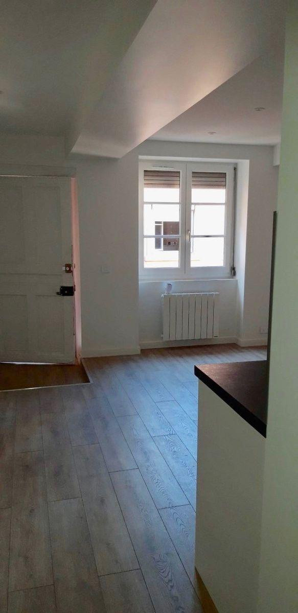 
                                                Location
                                                 Beau studio 24m2 tout équipé Saint Vincent à Lyon