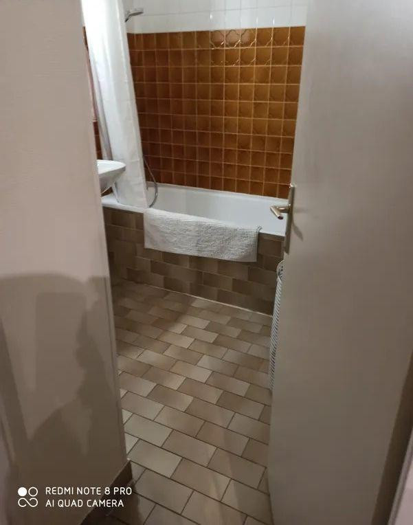 
                                                Location
                                                 Beau studio 25 m² très lumineux meublé et équipé