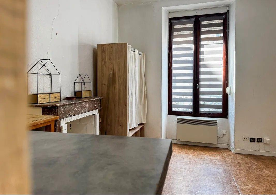 
                                                Location
                                                 Beau studio 25m² dans une rue paisible