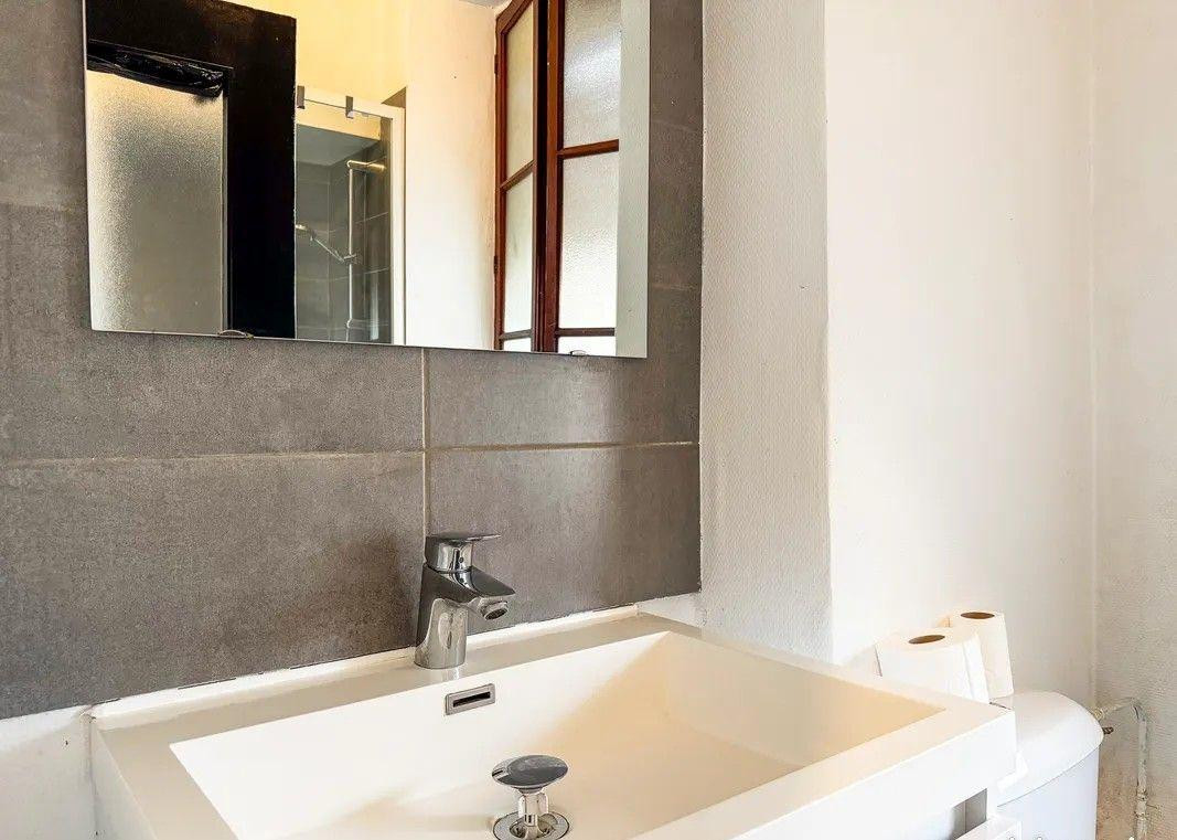 
                                                Location
                                                 Beau studio 25m² dans une rue paisible